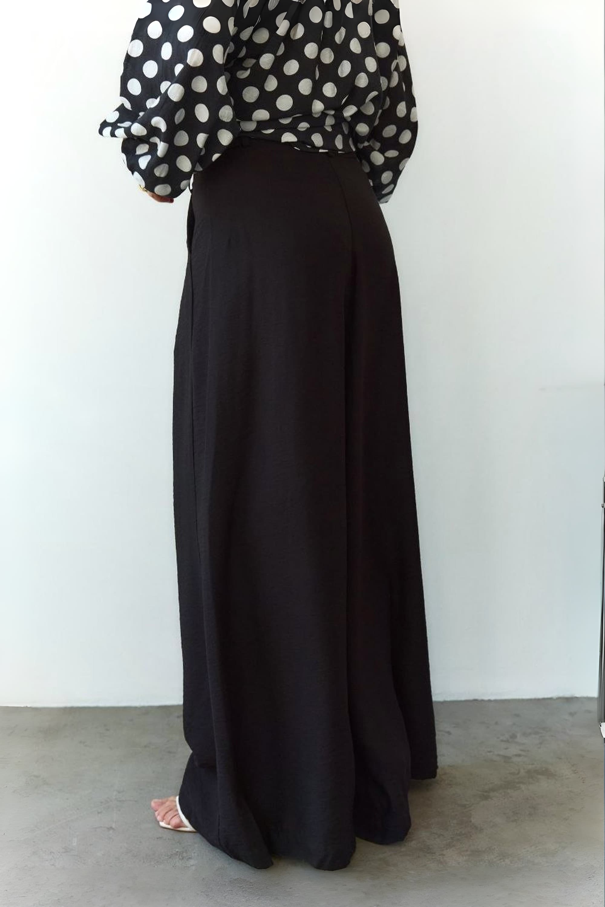 Black Crush-Linen Palazzo Trousers