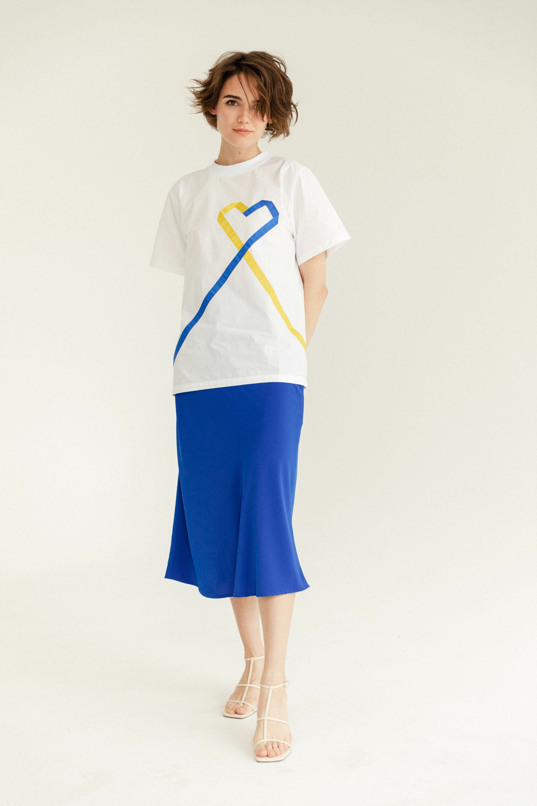 T-shirt heart with yellow and blue ribbons