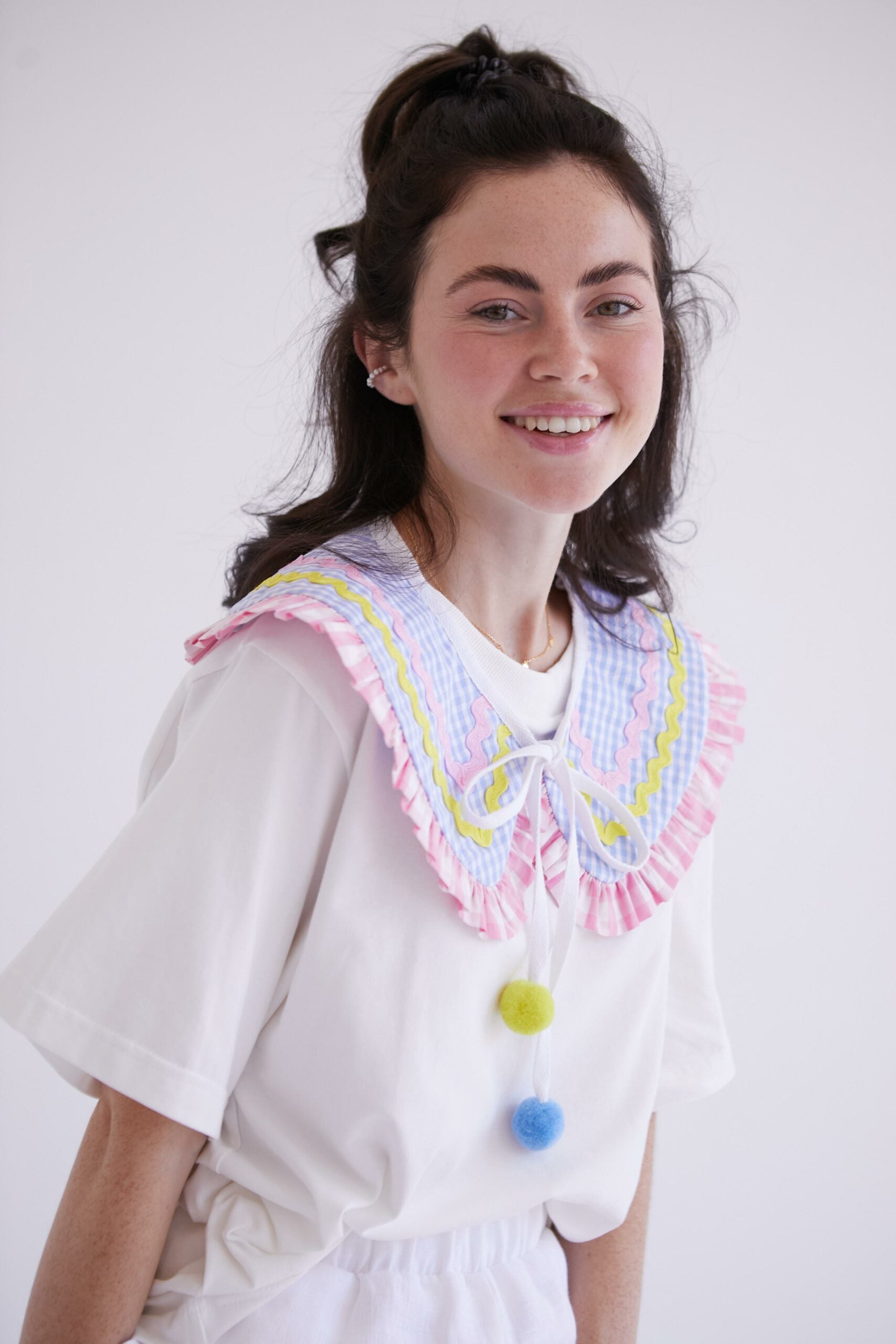 Multi-colored collar