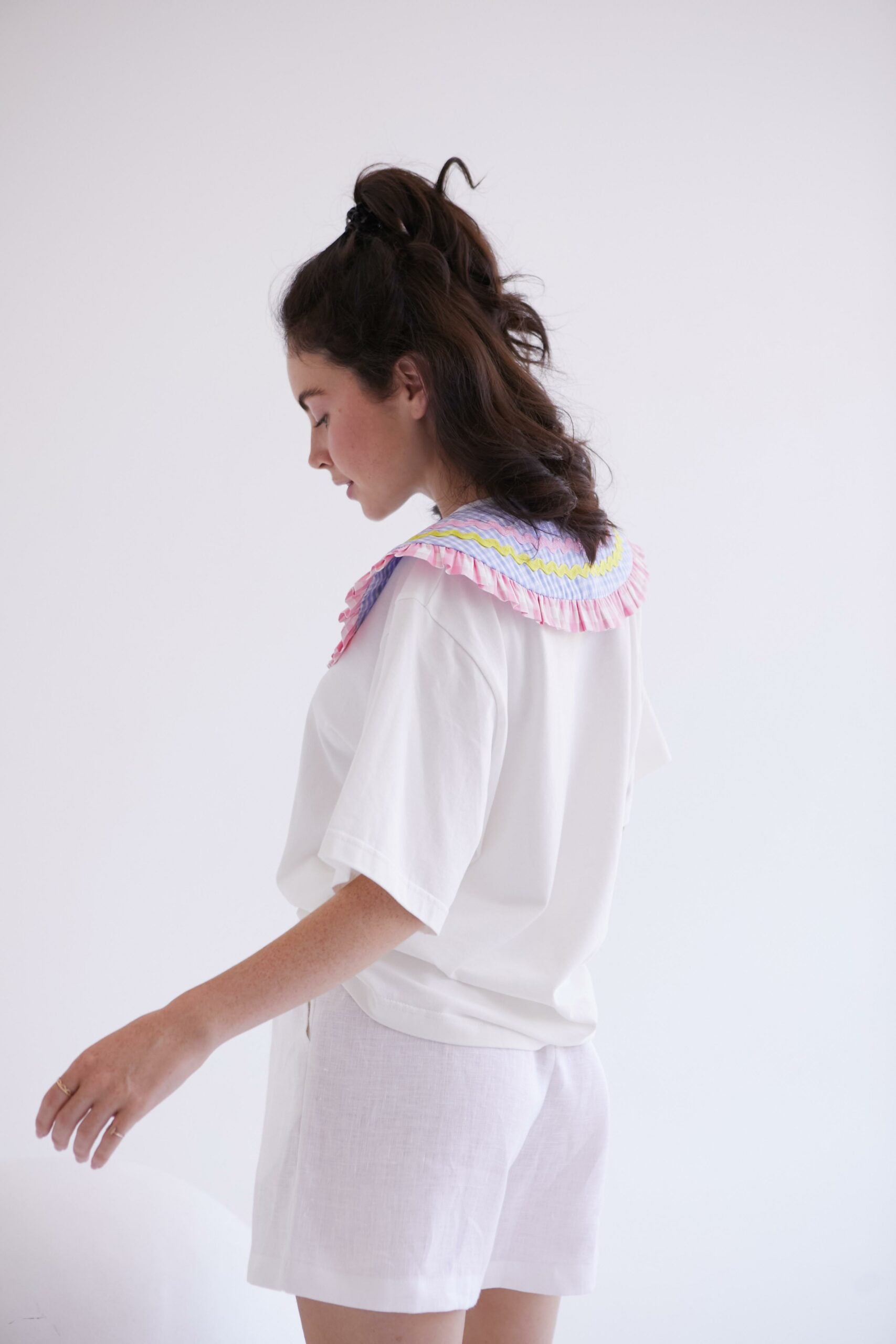Multi-colored collar