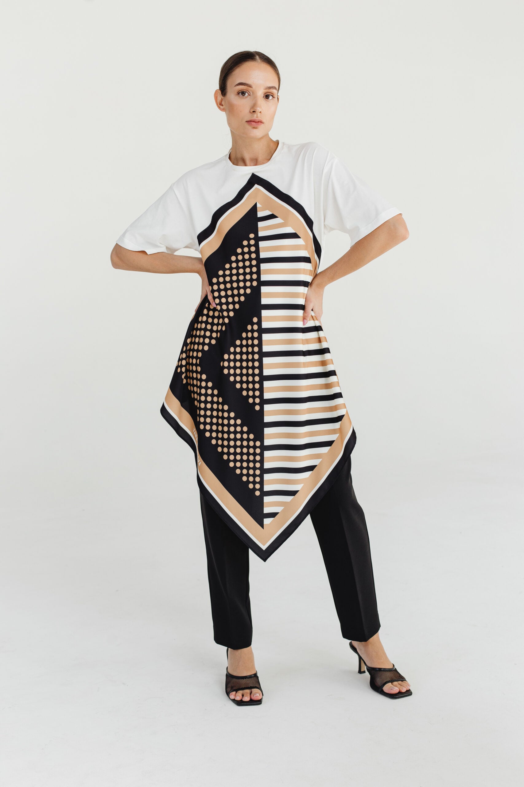 T-shirt with a Scarf Mix