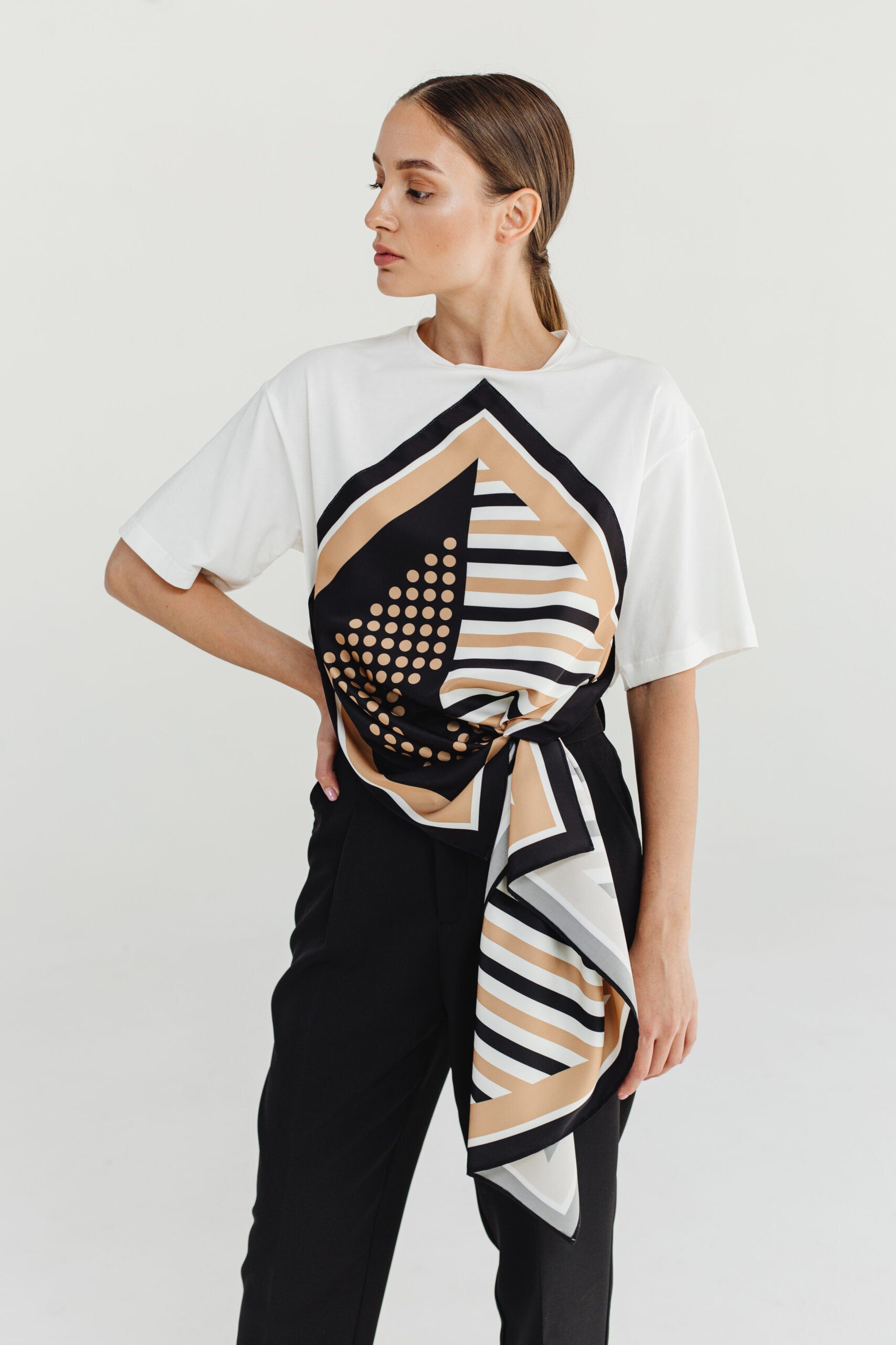 T-shirt with a Scarf Mix
