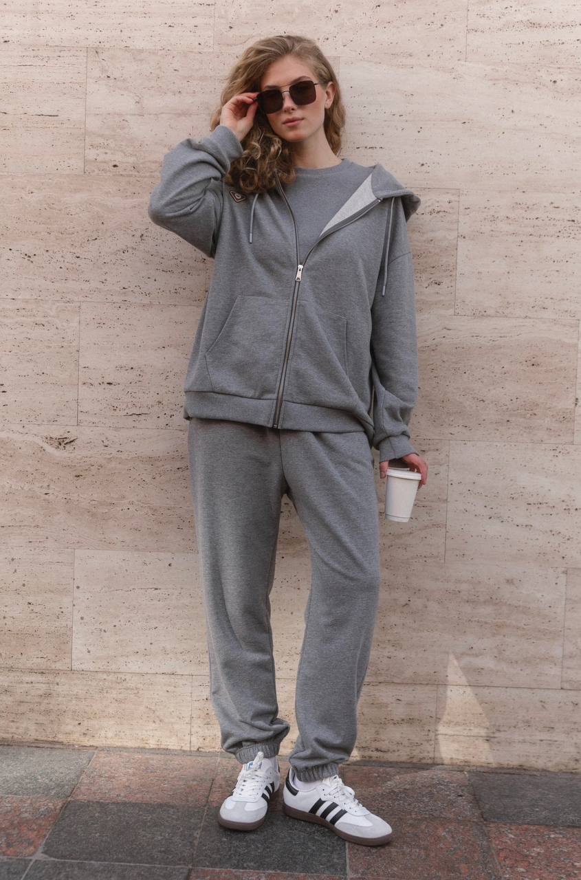 Oversized zip hoodie made of gray melange knit