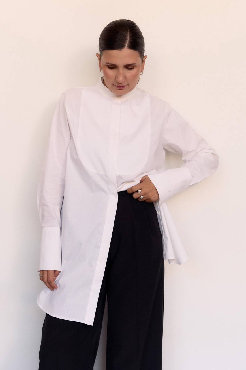 White poplin shirt with a bib front