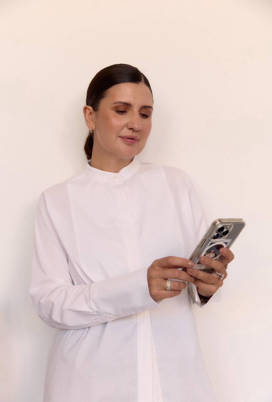 White poplin shirt with a bib front