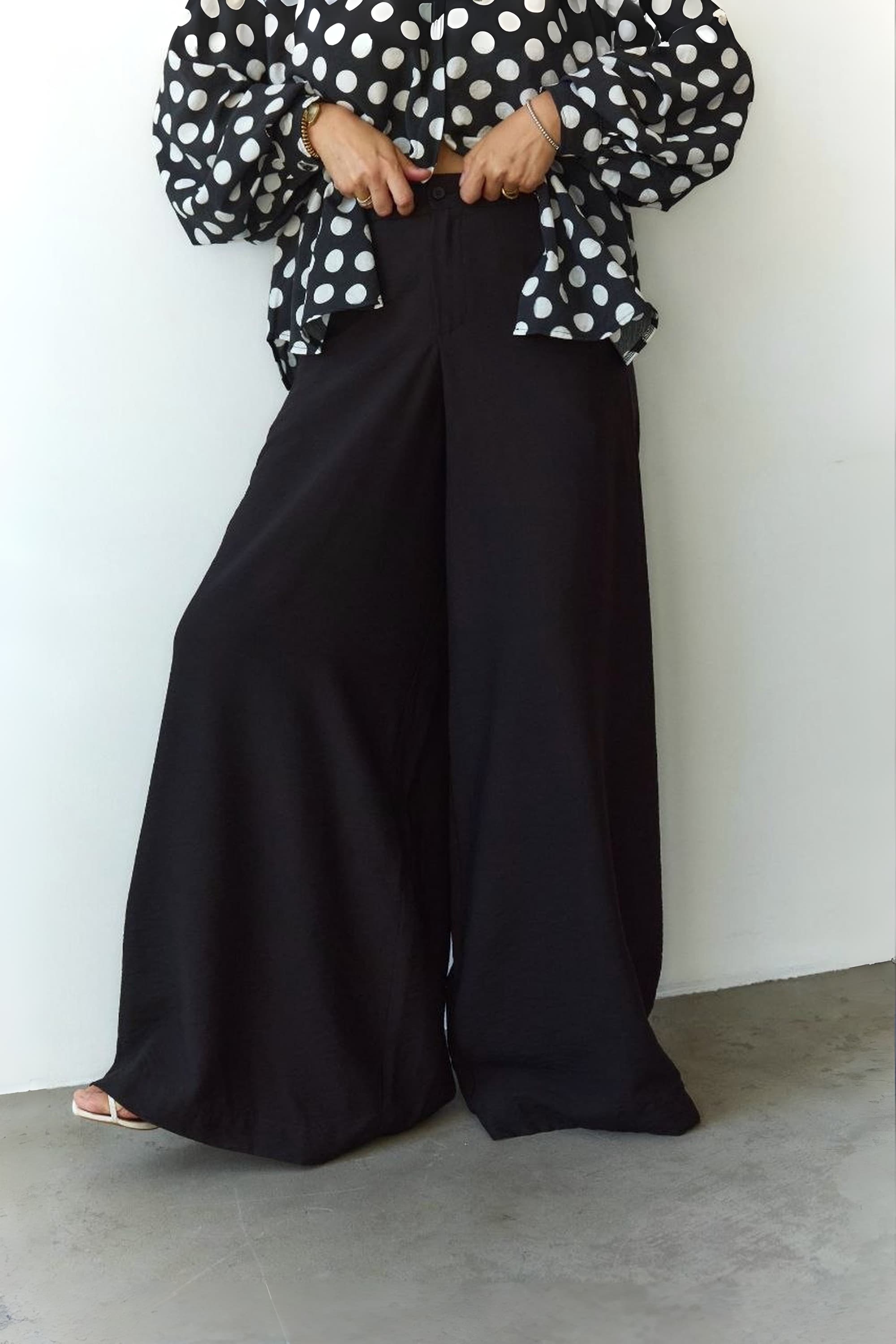 Black Crush-Linen Palazzo Trousers