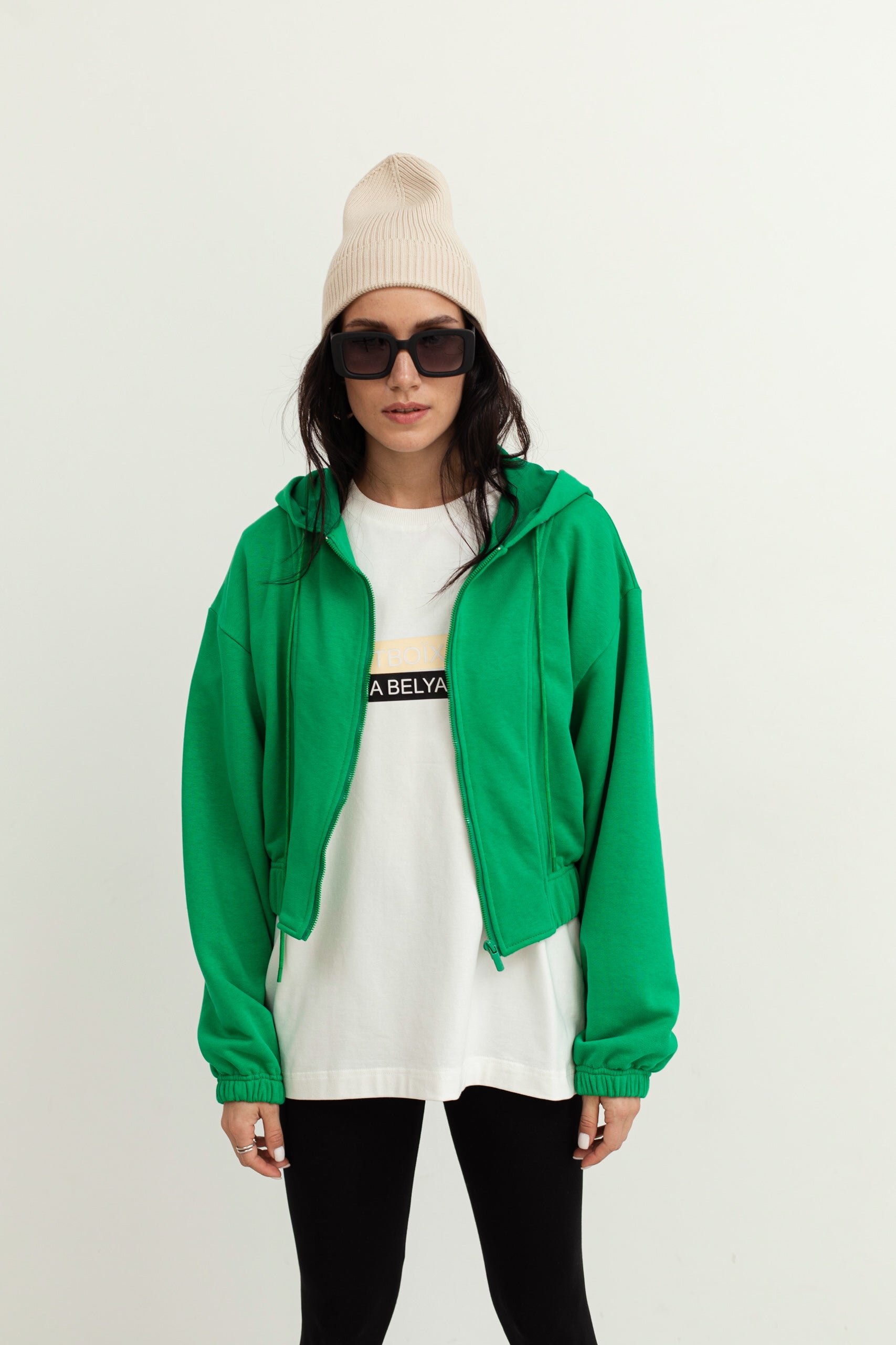 Short "Active" hoodie with a zipper in green color